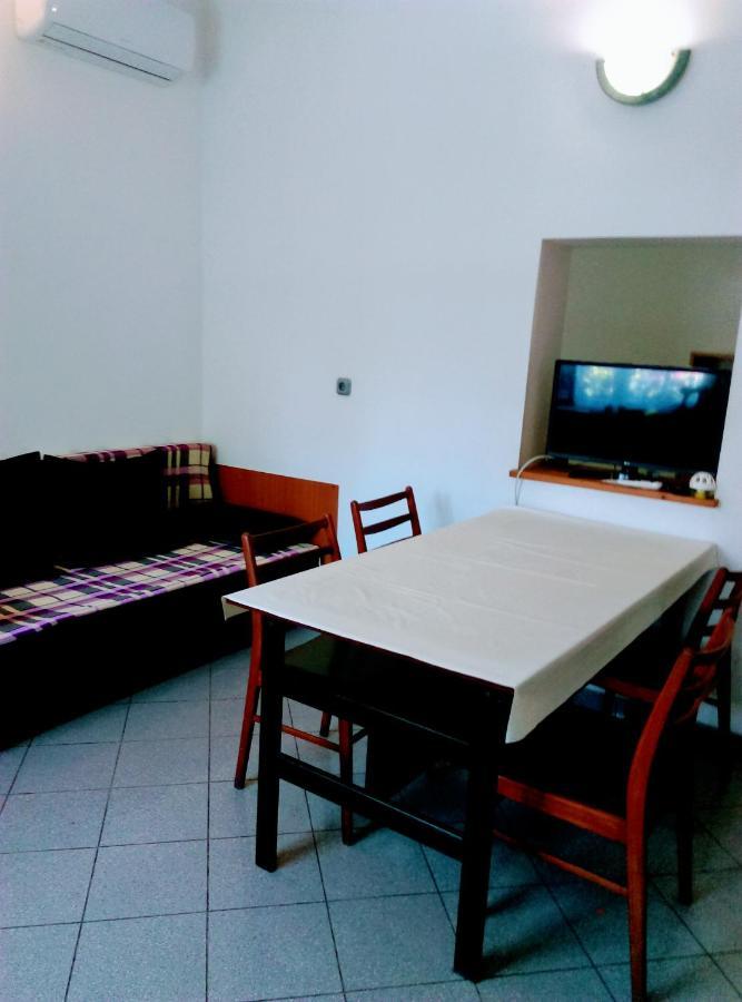 Fesztival Nyaralohaz Apartment ซามาร์ดี ภายนอก รูปภาพ
